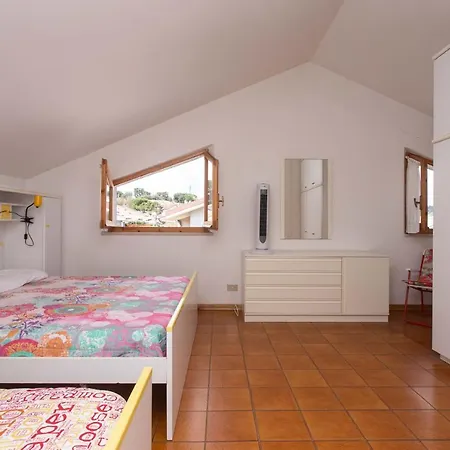 M281 - Marcelli, Comodo Bilocale Con Terrazzo